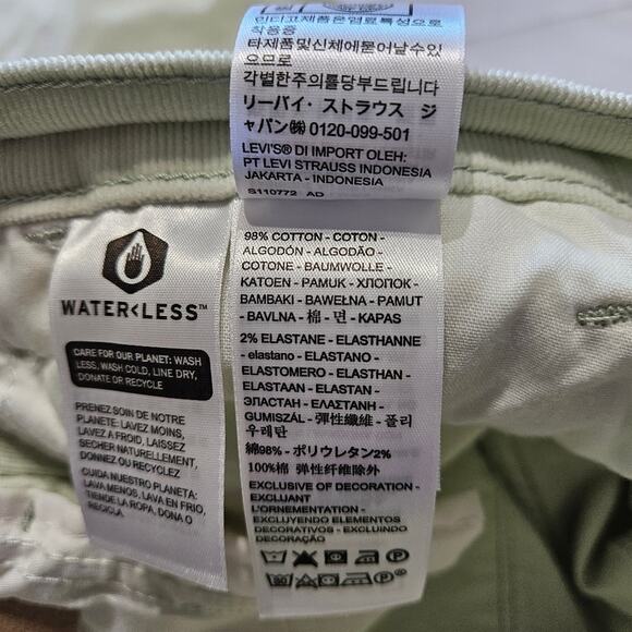 Levi's Women's 724 Corduroy High Rise Slim Straight Light Green Pants Long 4/27 - Picture 6 of 9